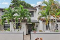 SW 62nd St-S0709-001.jpg