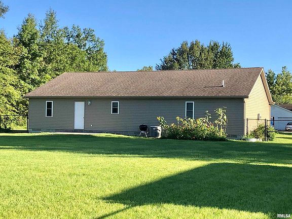2nd image of 1604 E Pickett Ln