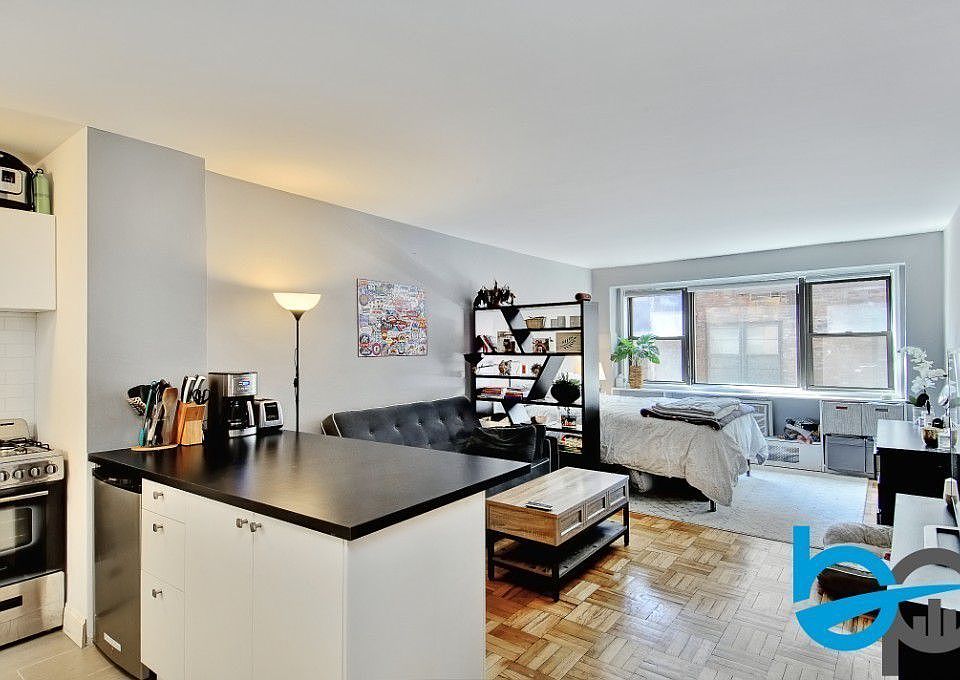 1st image of 320 E 54th St APT 5A