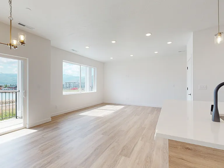 1322 S Sawmill Blvd #508 — Photo 12