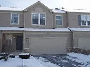 2841 Peachtree Cir photo 1