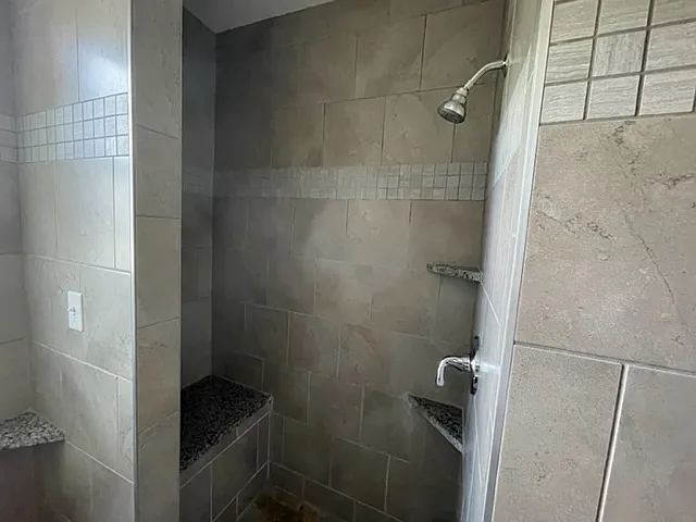 1004 W 7th St #B — Photo 7