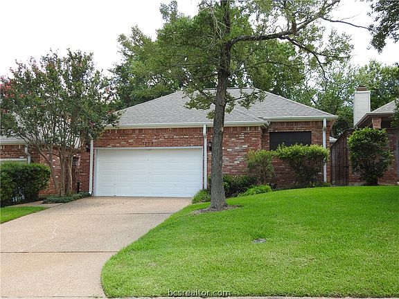 3rd image of 1308 Sussex (pvt) Dr