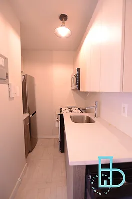 Rented by Miron Realty Group | media 31