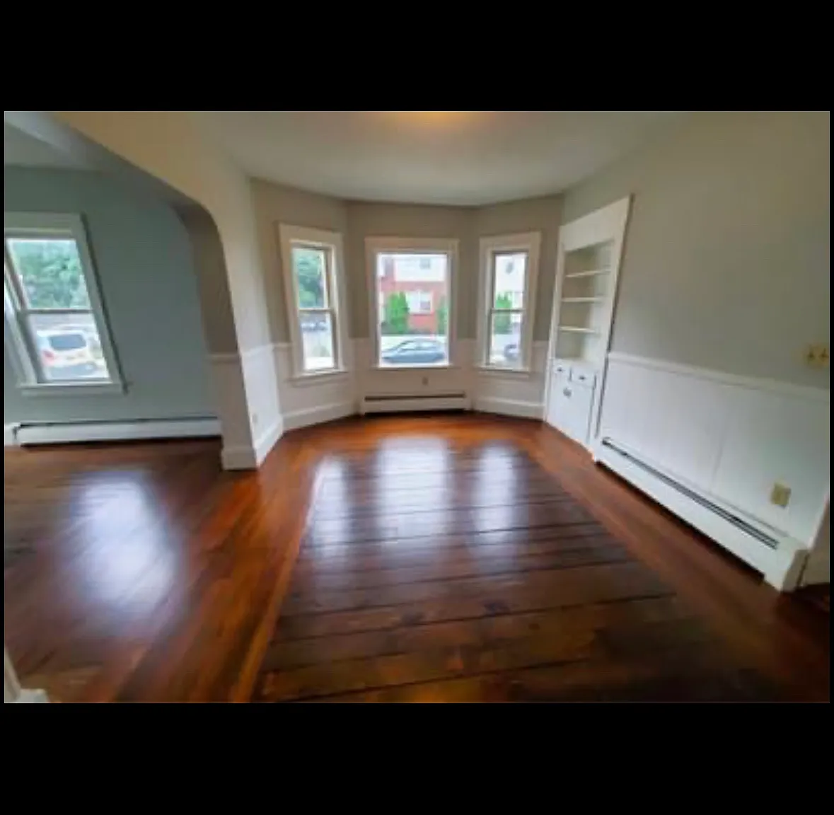3 bed, 1300 sqft, $2,800 — Photo 2