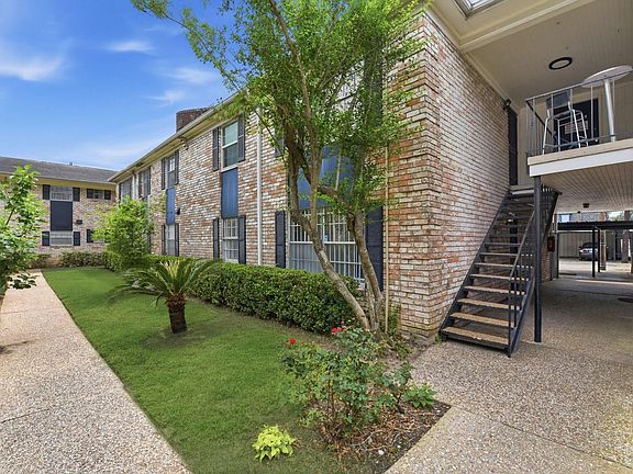 3rd image of 7900 Westheimer Rd APT 147
