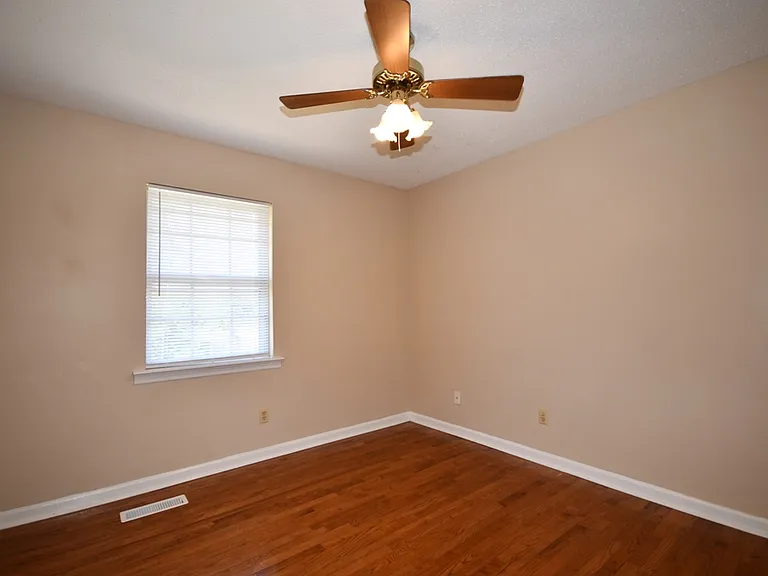 6458 Longwood Ln — Photo 7