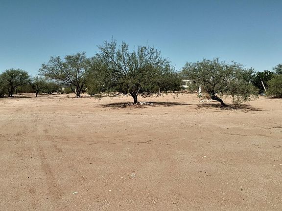 4th image of 7994 S Camino De Oeste