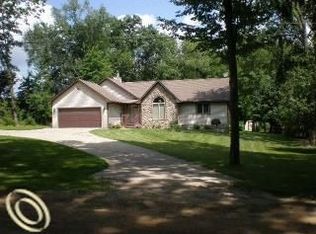 3135 Quick Rd, Holly, MI 48442
