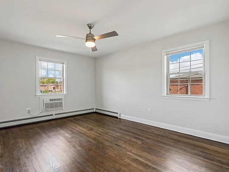 Kings Gardens Apartments — Photo 17