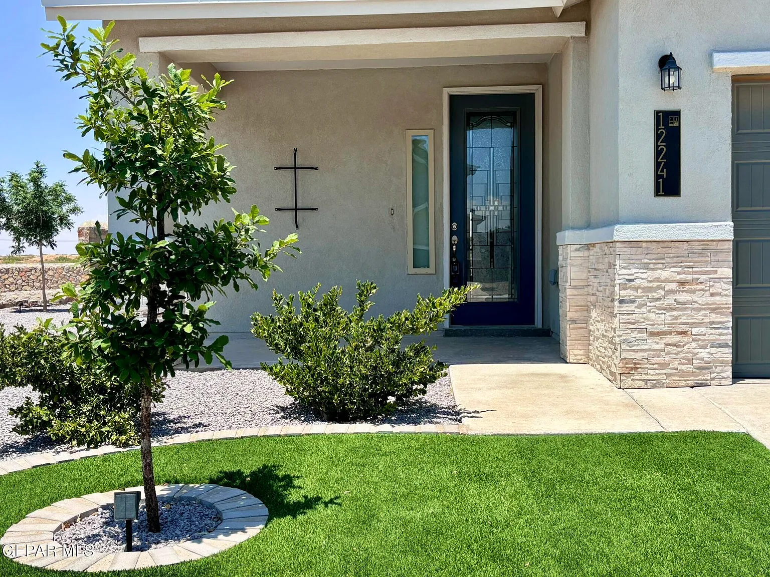 4 bed, 2.5 bath, 2441 sqft, $2,495 — Photo 2