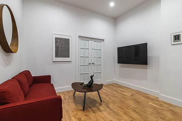 Rented by Bold New York | media 10