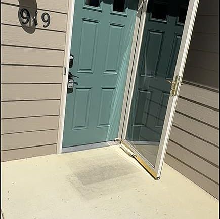 4th image of 919 Eagle Rd