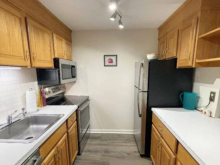 68 Main St #44C — Photo 7