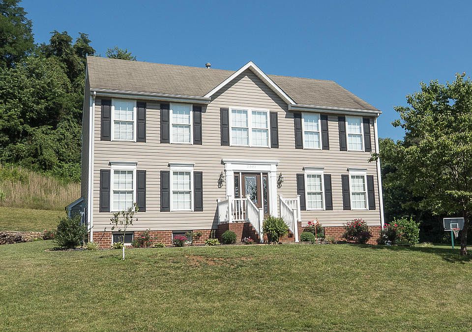 1st image of 2501 Fountain Ln