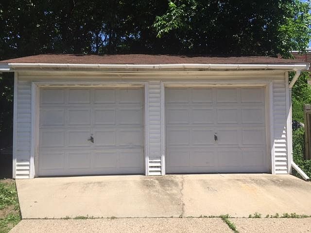 2nd image of 405 44th St