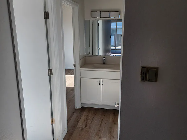 1265 N Race St #409 — Photo 9