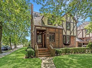 25 Reyam Rd, Lynbrook, NY 11563