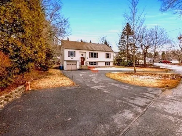 71 Willowdale Ave, Tyngsboro, MA 01879