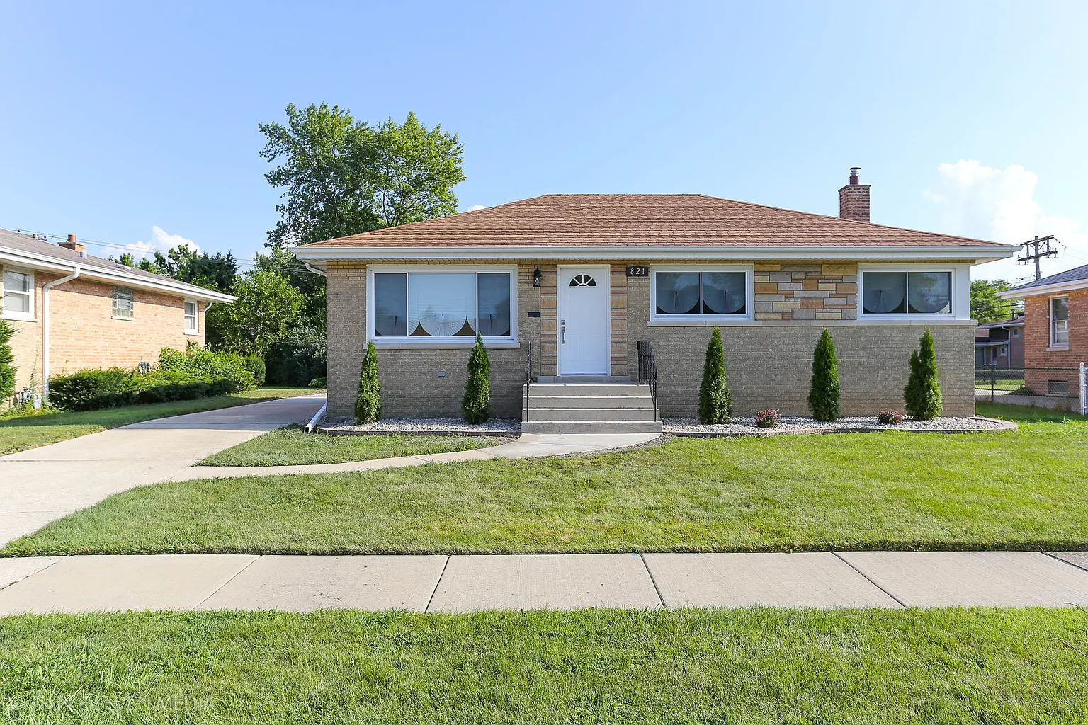 821 E 167th Pl photo 1