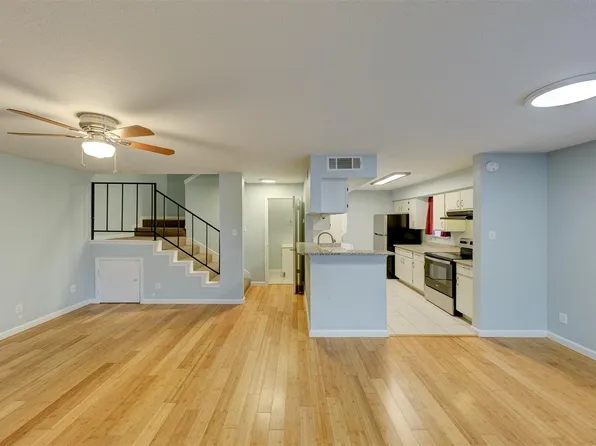 18800 Egret Bay Blvd APT 201, Houston, TX 77058