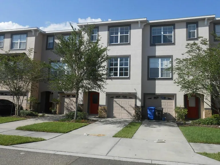 2539 Middleton Grove Dr — Photo 1