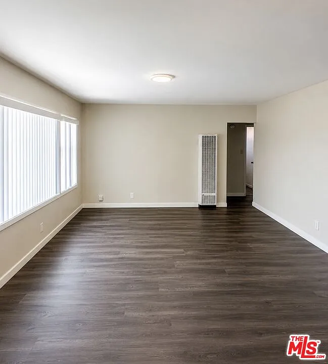 4 bed, 2.0 bath, 1921 sqft, $3,999 — Photo 2
