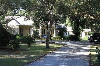 3rd image of 4908 Hickory Shores Blvd