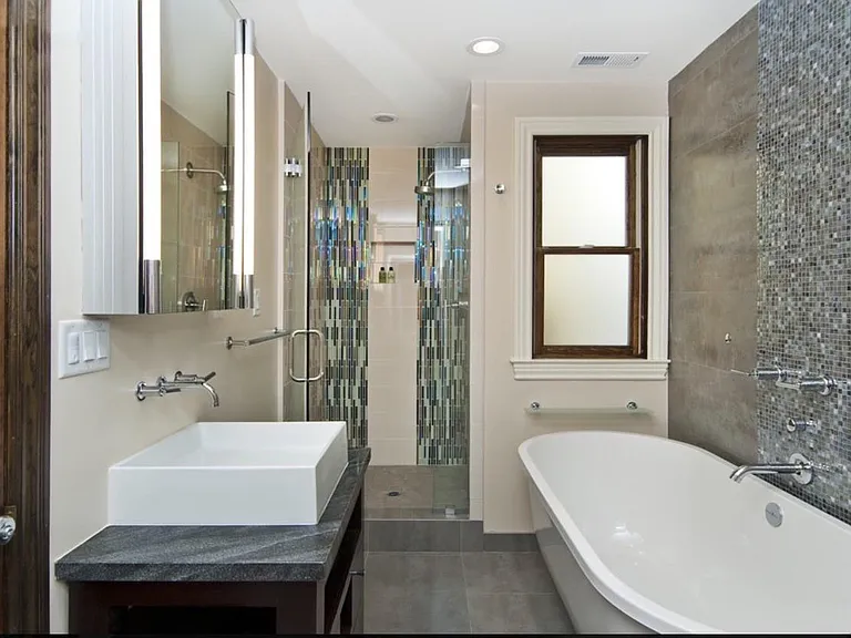 2335 Francisco St — Photo 17