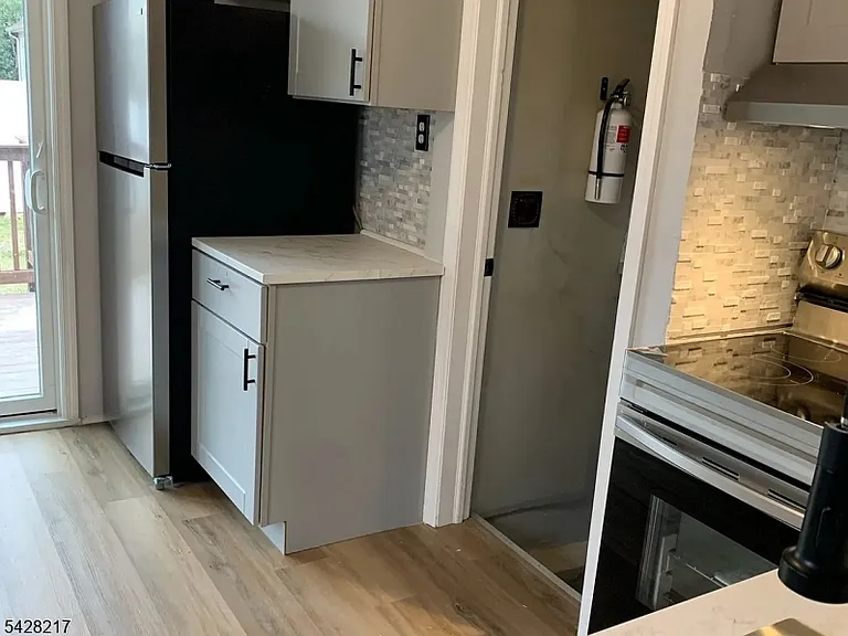 2144 Evans St — Photo 9