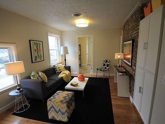 5th image of 1010 Broadmoor Dr