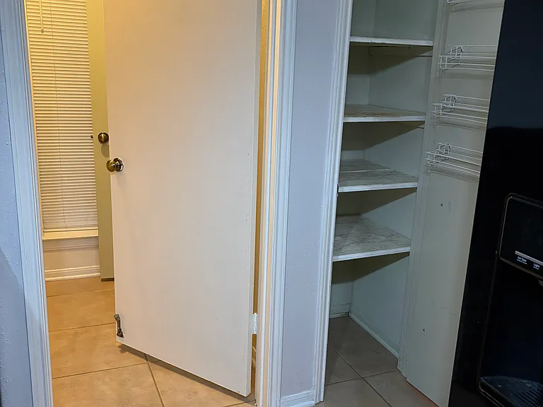 Laundry room and Pantry