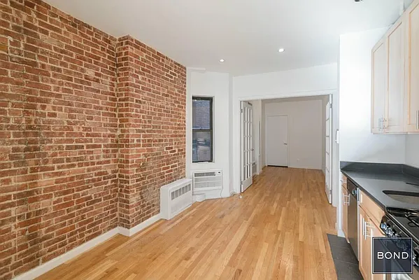 Rented by Bond New York | media 9