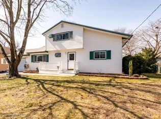 101 Fairway Dr, South Toms River, NJ 08757