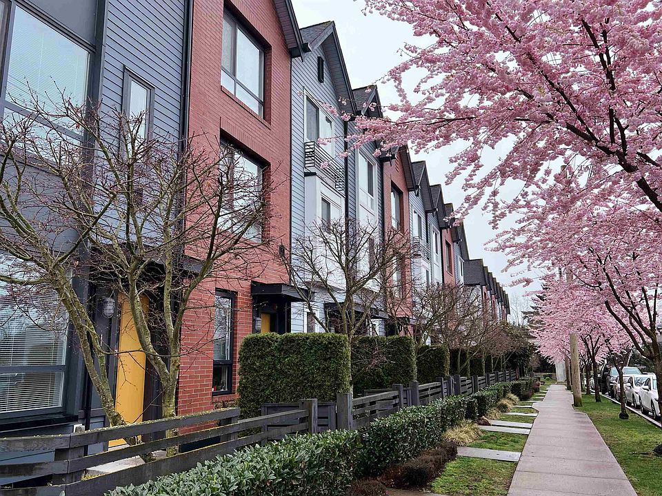 2nd image of 6868 Burlington Ave #1