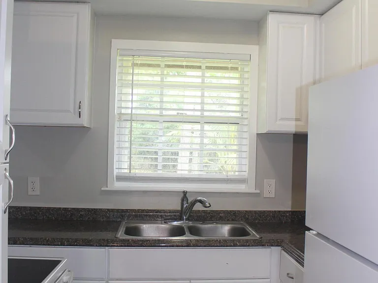 12667 88th Pl N #GUEST HOUSE — Photo 7
