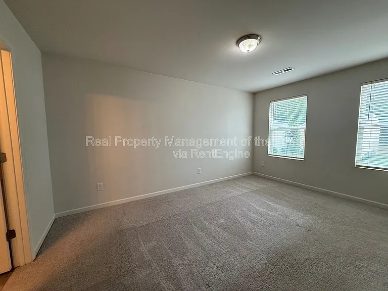 3811 Bellingham Ct — Photo 7