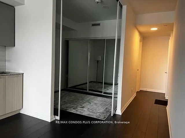 Building Photo - 4208 Dundas St W #314