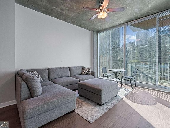 2nd image of 400 W Peachtree St NW Unit 1009