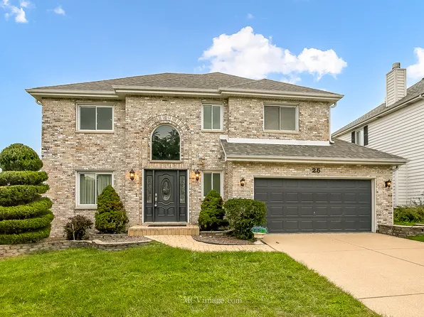 25 Falcon Pl, Westmont, IL 60559