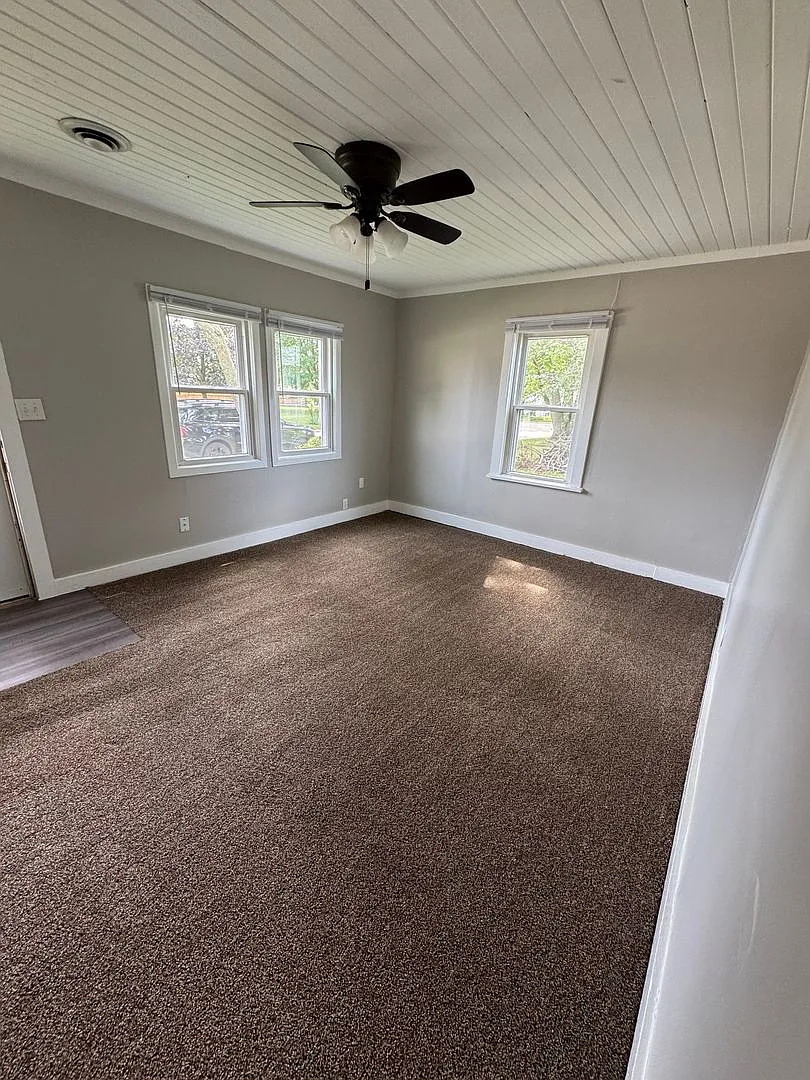 Two Bedroom One Bathroom House $1,295.00 — Photo 3