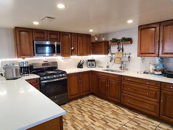 5th image of 8808 Deeplands Rd