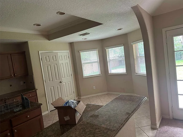 1104 Hidden Oaks St — Photo 10