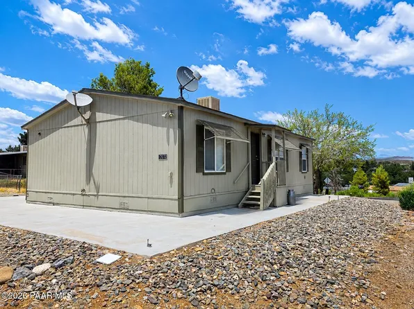 17072 E Duffers Dr, Mayer, AZ 86333
