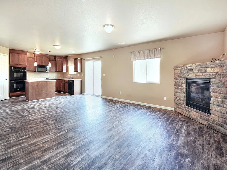 7687 Manistique Dr — Photo 2