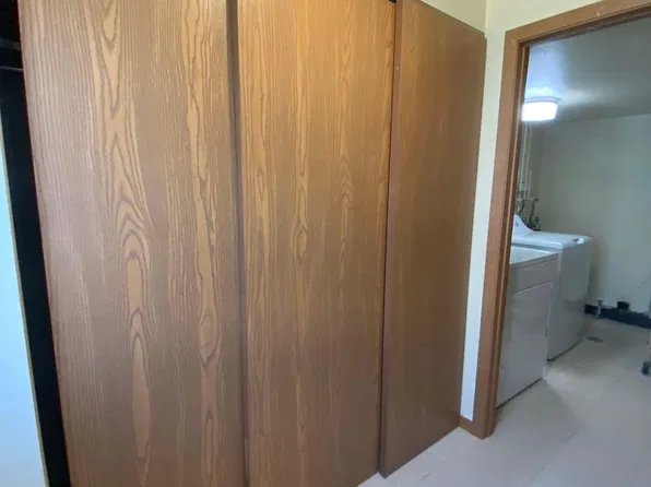 17 Dennis Ct, Schaumburg, IL 60193