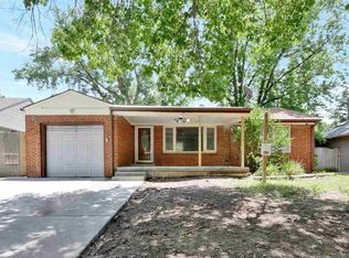 2048 S Parkwood Ln, Wichita, KS 67218