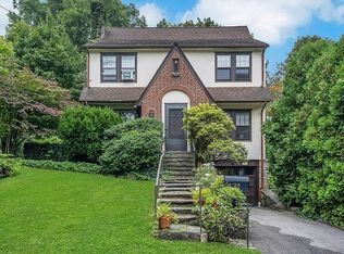 28 Valleywood Rd, Greenwich, CT 06830