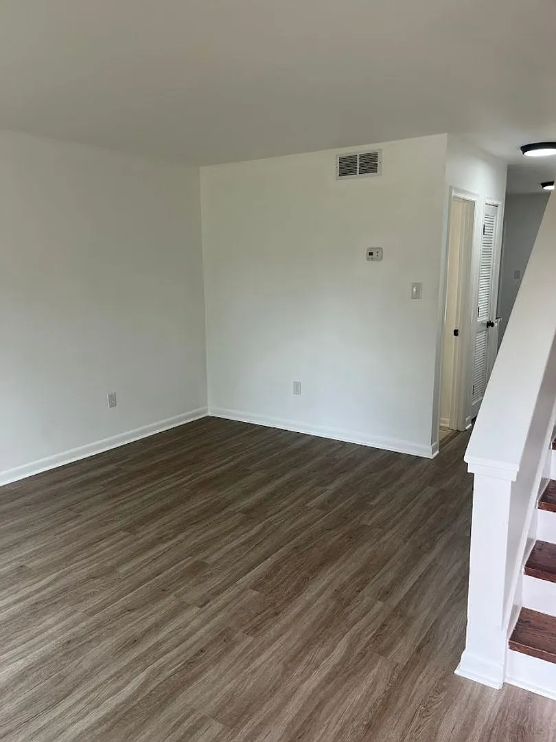 Available October 5th. Water Included! Great 2BR/1.5 BA Townhouse in Central James Island! — Photo 2