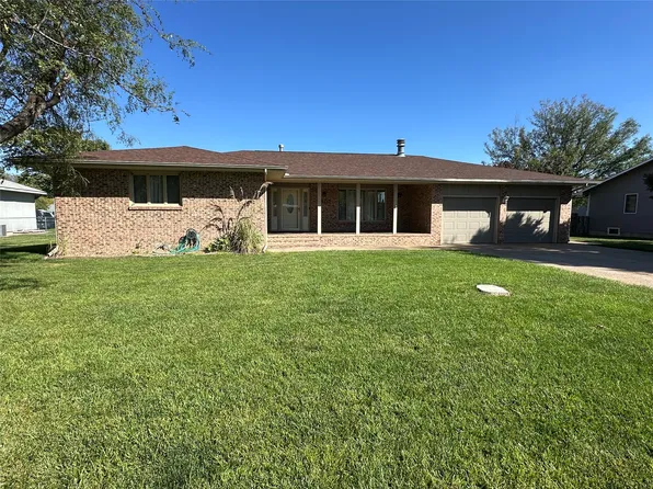 2802 Toalson Ave, Dodge City, KS 67801